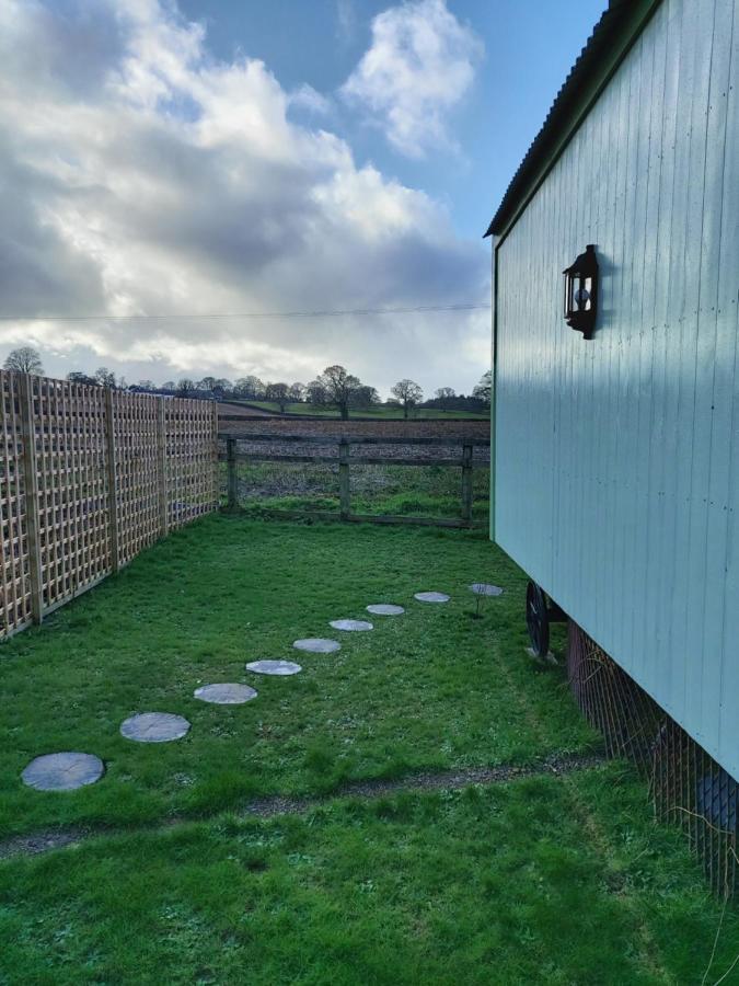 The Old Mill Shepherds Hut Okehampton Exterior photo